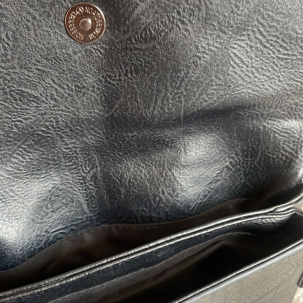 Purse - Picture 7 of 9